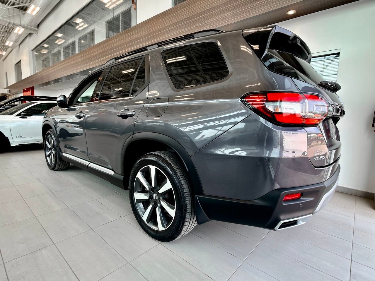 2025 Honda Pilot gray Notre-Dame-des-Prairies - photo #8