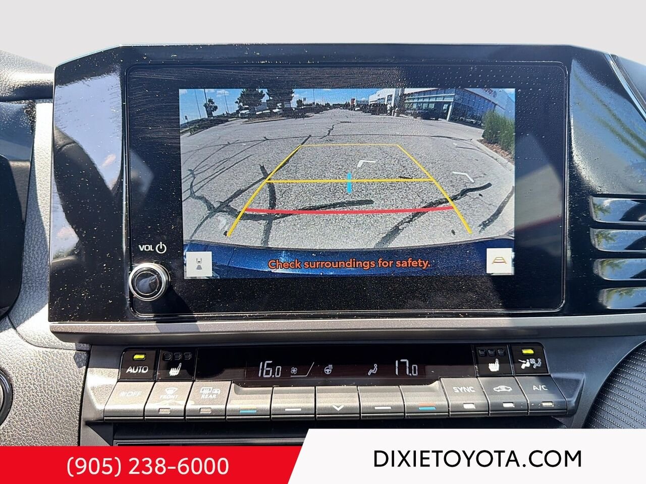 2026 Toyota Camry HYBRID SE UPGRADE AWD / CLEAN CARFAX / HEATED SEATS / MOONROOF / ALLOY WHEELS / CARPLAY AND ANDROID AUTO Black Mississauga - photo #15