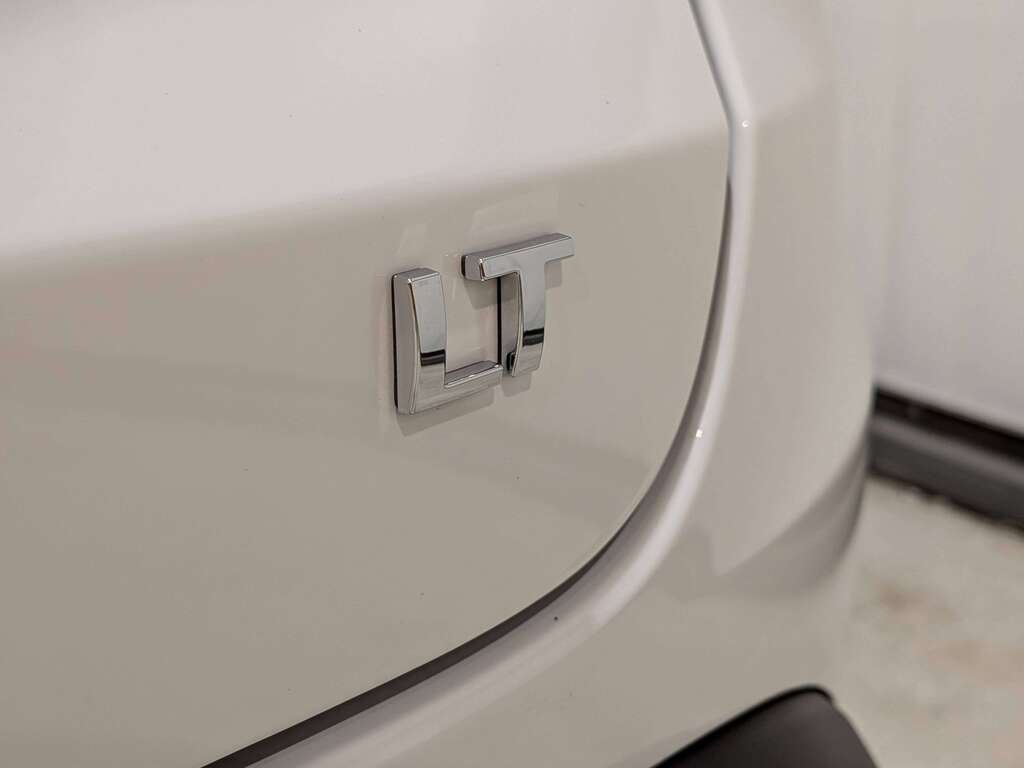 2025 Chevrolet Trax FWD 4dr LT White Val-David - photo #34