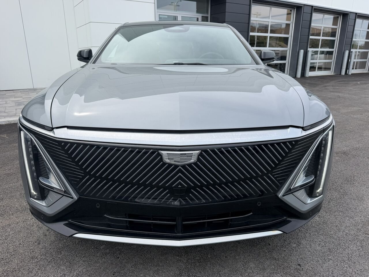 2024 Cadillac LYRIQ Tech AWD FINANCEMENT À PARTIR 0.99% Grey Laval - photo #3