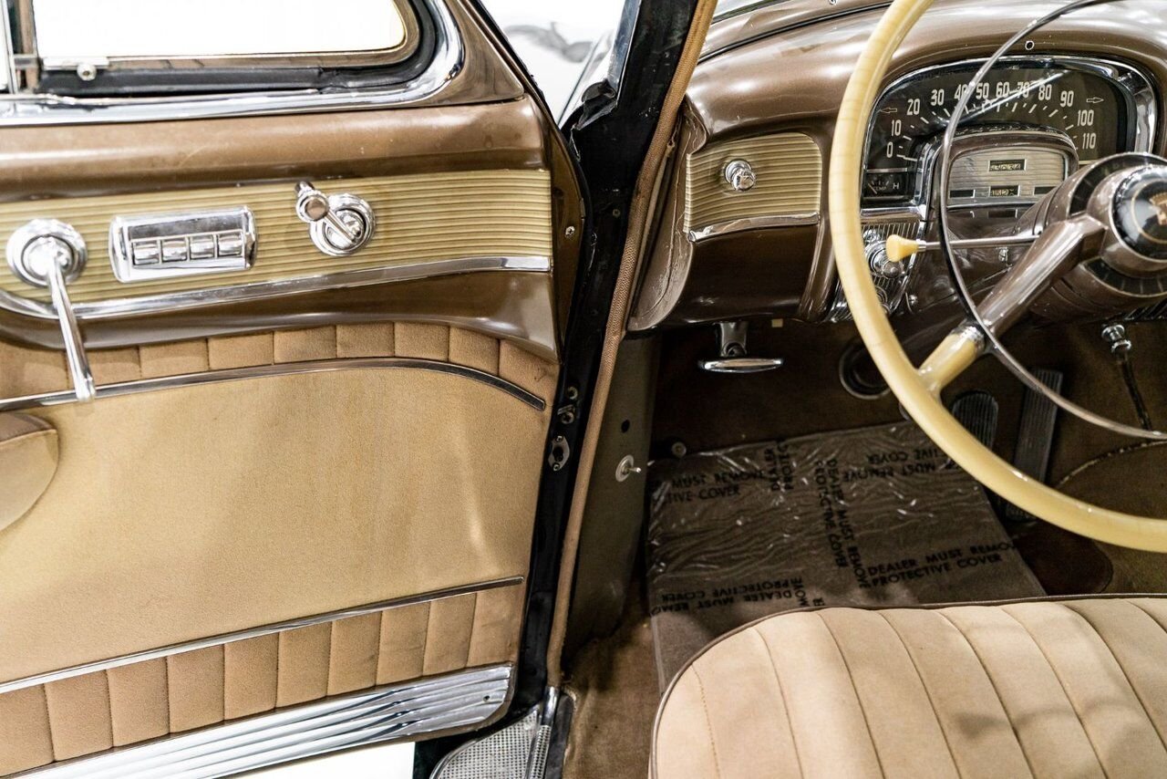 Cadillac Fleetwood Unrestored factory black paint **PRICE IN USD** 1951 Noir Montréal - photo #77