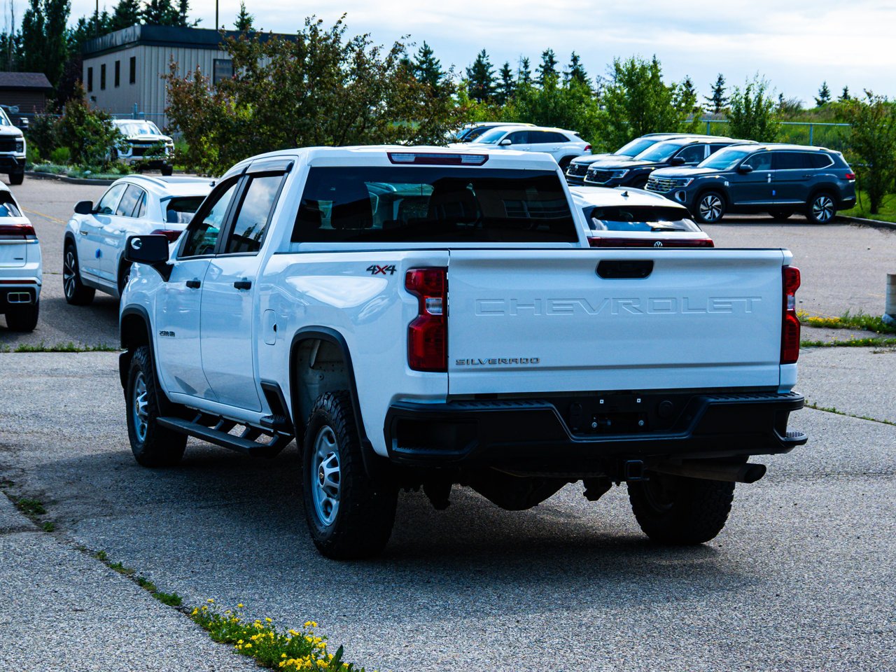 2022 Chevrolet Silverado 2500HD 4WD Crew Cab 159 Work Truck White Sherwood Park - photo #10