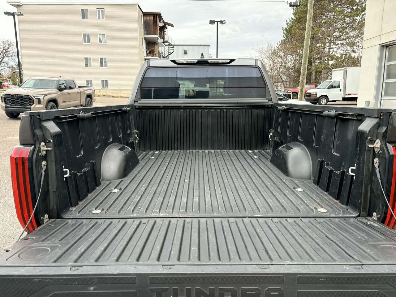 2024 Toyota TUNDRA Grey Mont-Laurier - photo #6