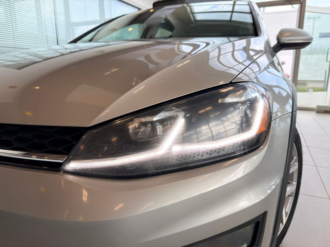 2019 Volkswagen Golf Alltrack Silver Notre-Dame-des-Prairies - photo #4