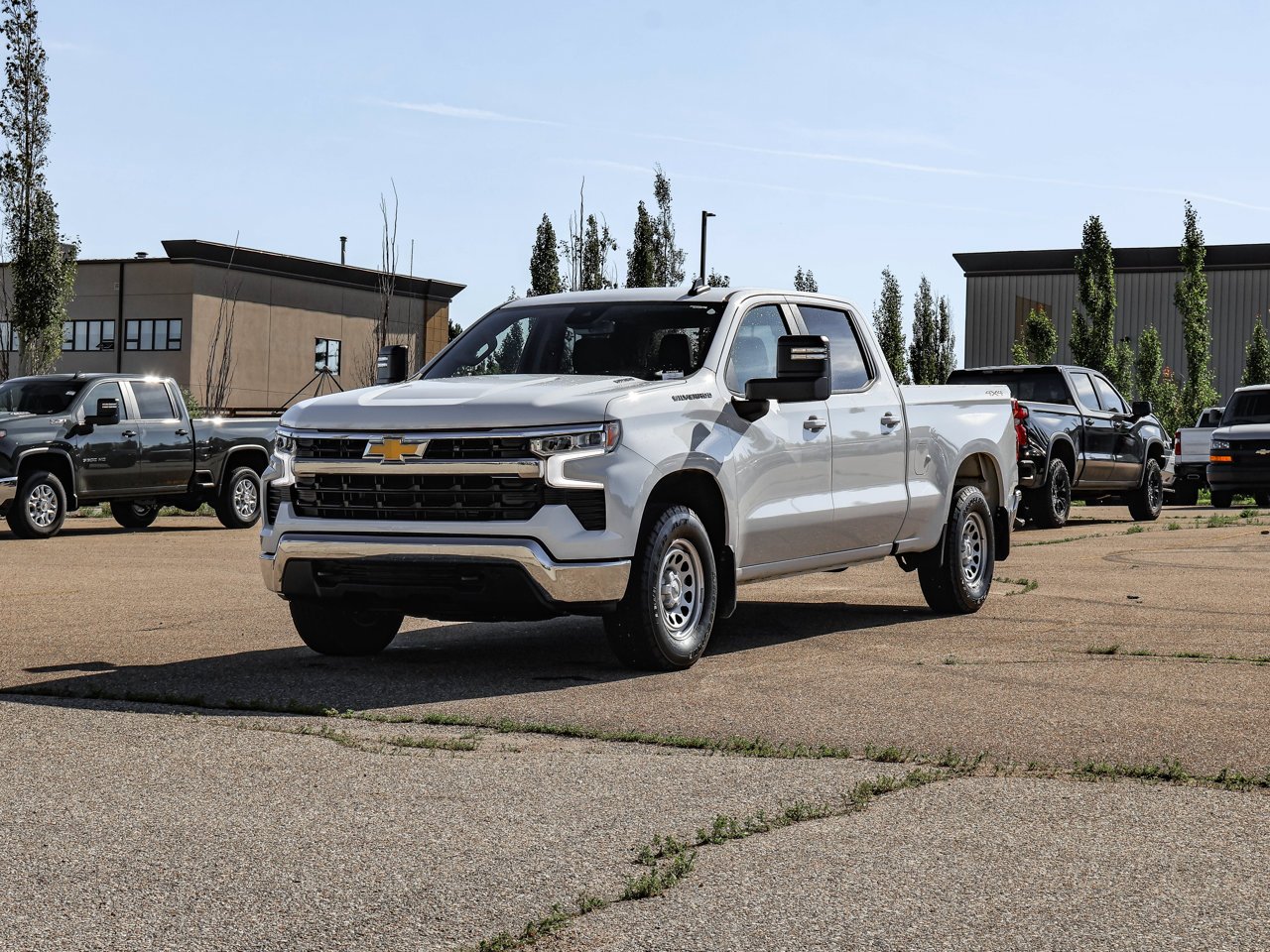 2025 Chevrolet Silverado 1500 4WD Crew Cab 147 LT White Sherwood Park - photo #3