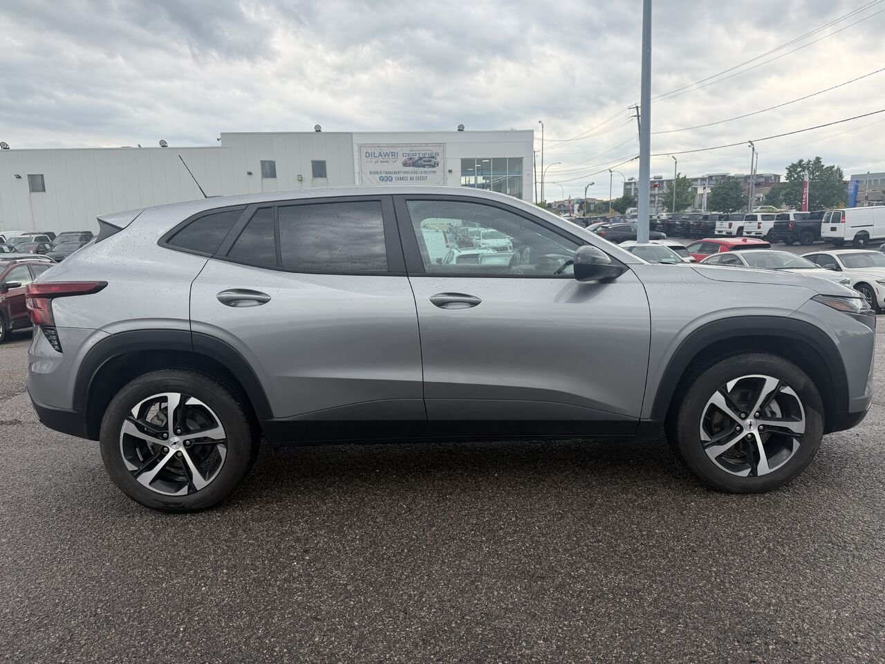 CHEVROLET TRAX 1RS 1RS 4 portes TA 2024 Gris Gatineau - photo #16
