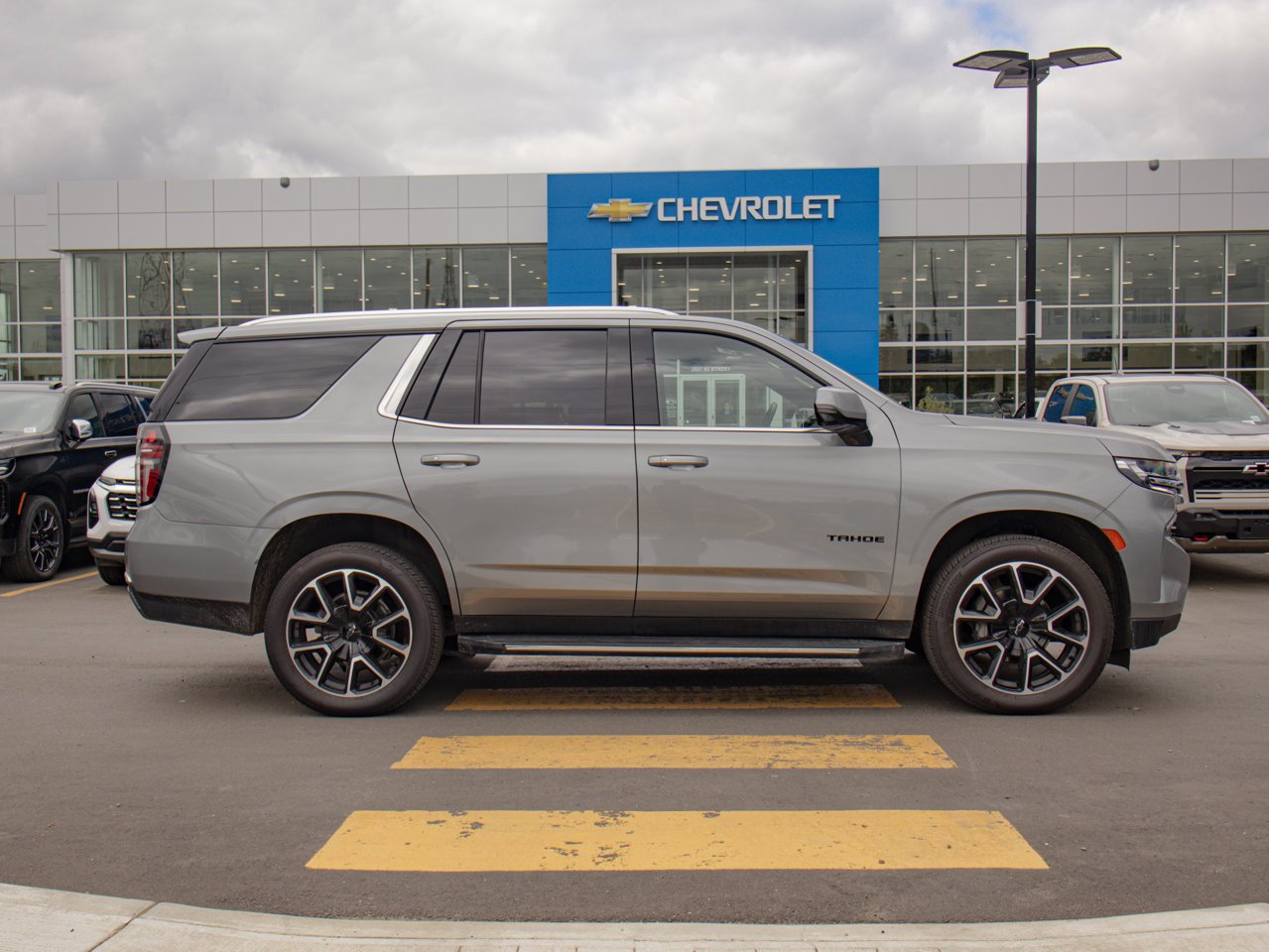 2023 Chevrolet Tahoe 4WD 4dr LT Grey Sherwood Park - photo #13