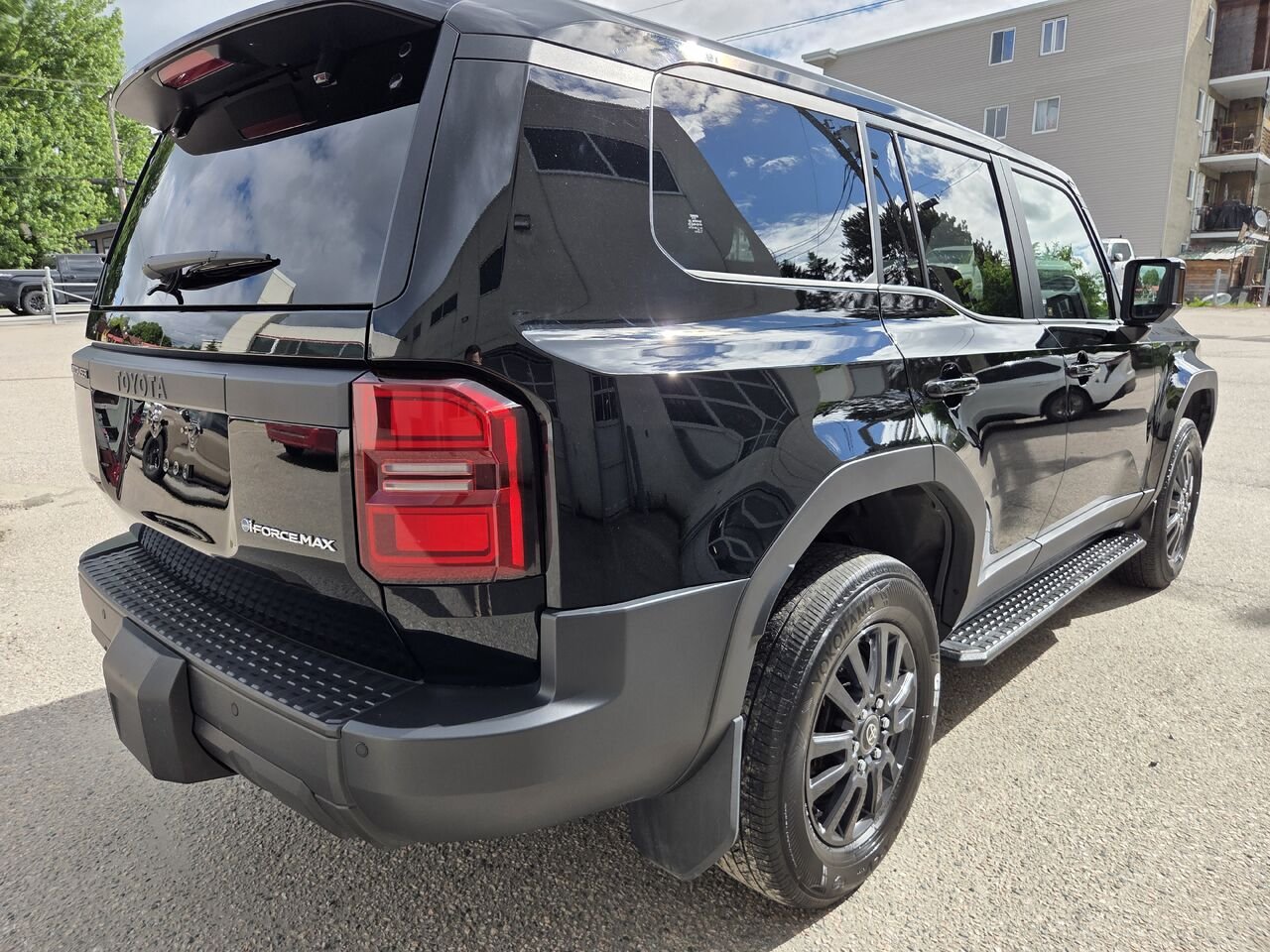 2025 Toyota LAND CRUISER Black Mont-Laurier - photo #4