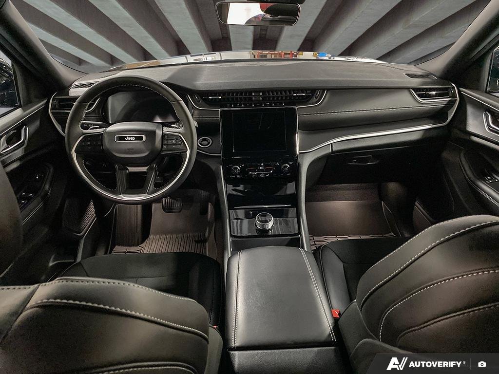 2025 Jeep Grand Cherokee L 2601863A | Altitude Black Edmonton - photo #22
