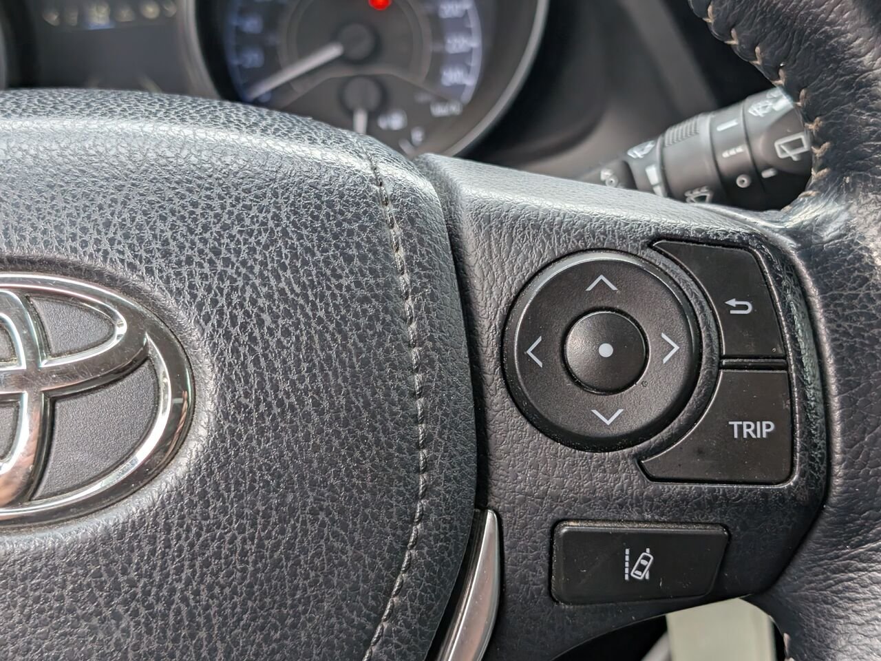 Toyota Corolla iM BASE/SIÈGES CHAUFFANTS/CAMÉRA DE RECUL/BLUETOOTH/AC 2018 Blanc Sherbrooke - photo #10