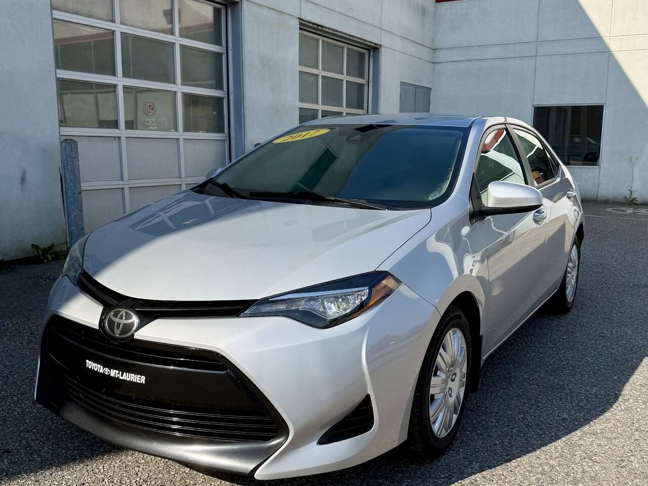 Toyota Corolla 2017 Gris Mont-Laurier - photo #4