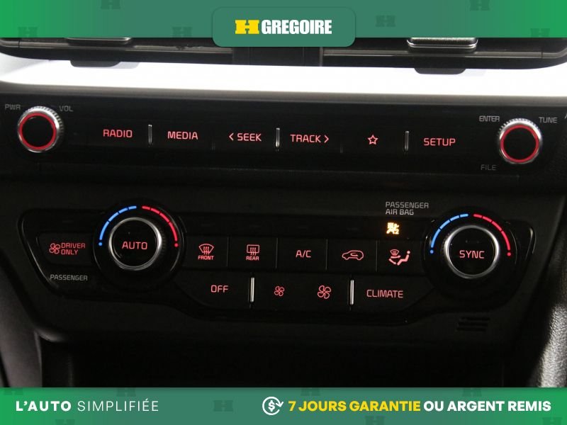 2020 Kia Niro White Saint-Eustache - photo #23