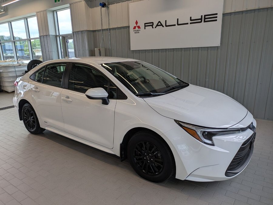 Toyota Corolla hybride LE AWD 2024 Blanc