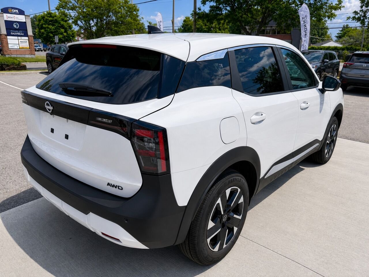 2026 NISSAN Kicks KICKS SV AWD Aspen White TriCoat Châteauguay - photo #5