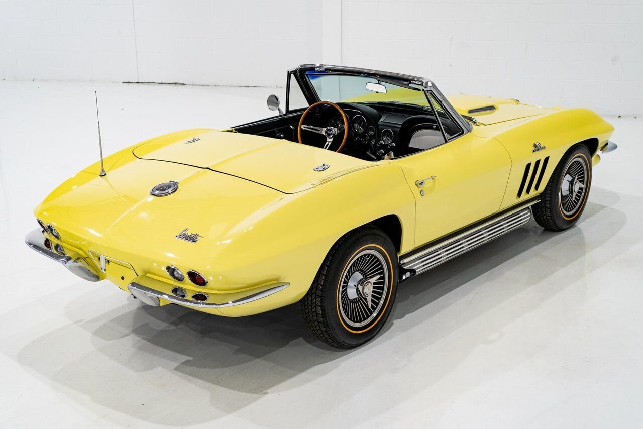 Chevrolet Corvette Matching# 427/425HP IP Code **PRICE IN USD** 1966 Jaune Montréal - photo #25
