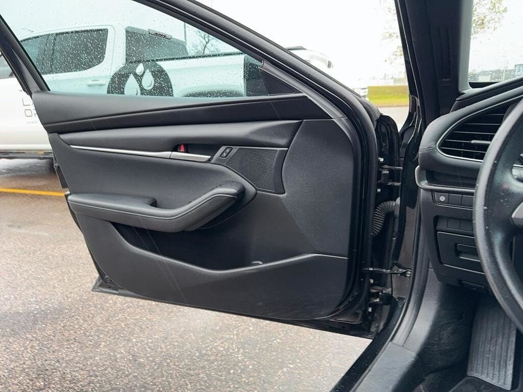 Mazda Mazda3 Sport NIV JM1BPAK73L1166967 2020 Noir Chicoutimi - photo #6