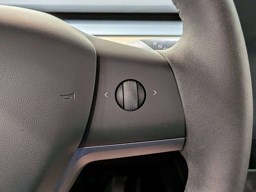 2023 Tesla Model Y RWD Grey Val-David - photo #16