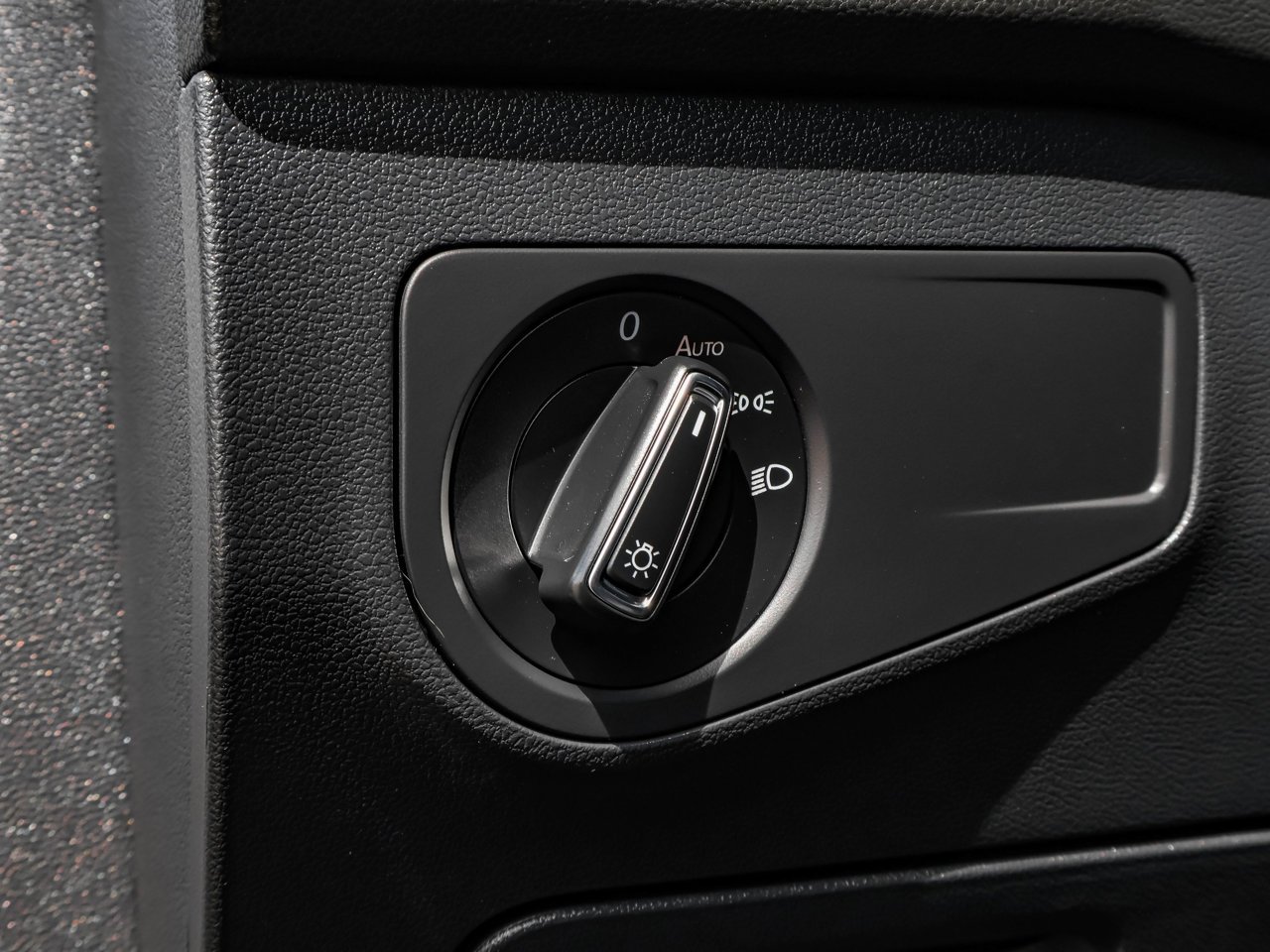 2024 Volkswagen Tiguan Comfortline 4MOTION Grey Sherwood Park - photo #19