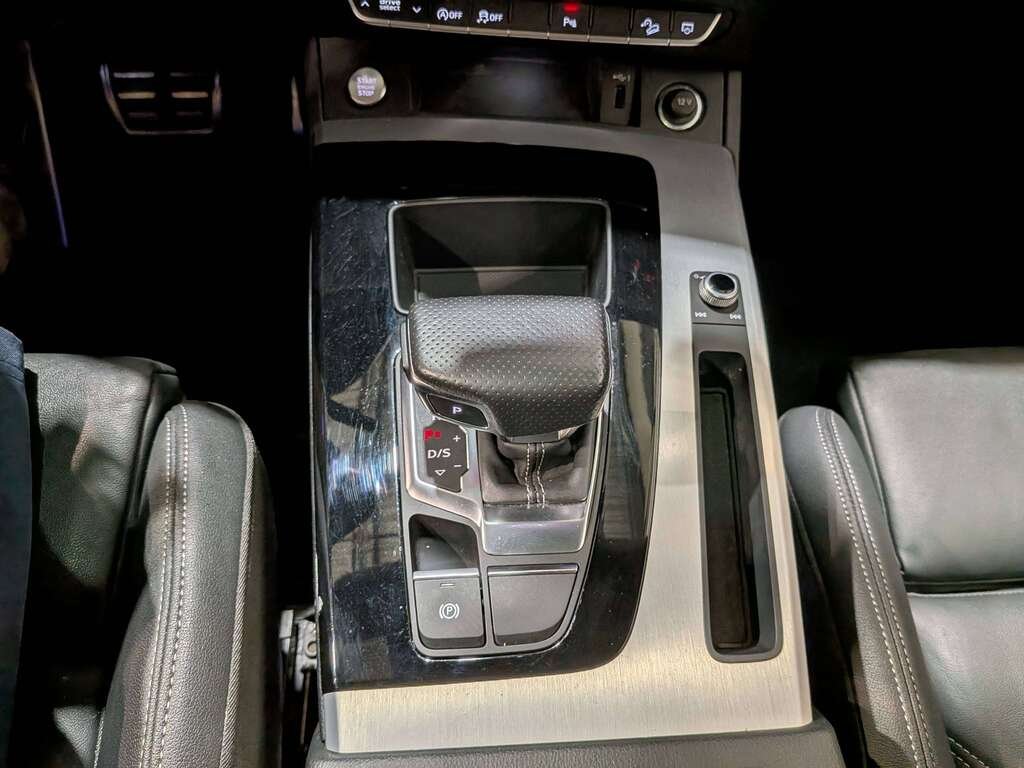 2023 Audi Q5 Technik 45 TFSI quattro Black Val-David - photo #30