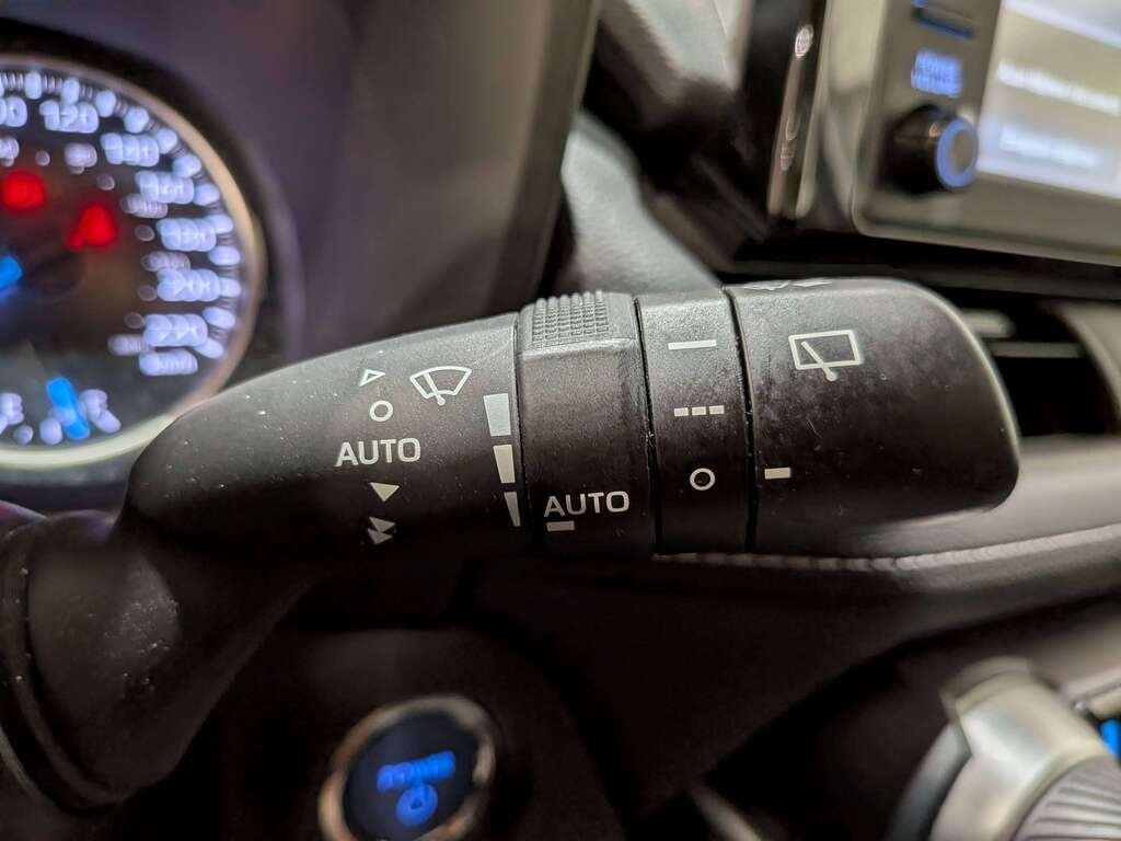 2022 Toyota RAV4 Hybrid XLE AWD White Val-David - photo #19