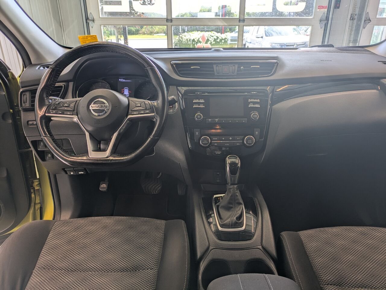 2017 Nissan Qashqai Green Gatineau - photo #11