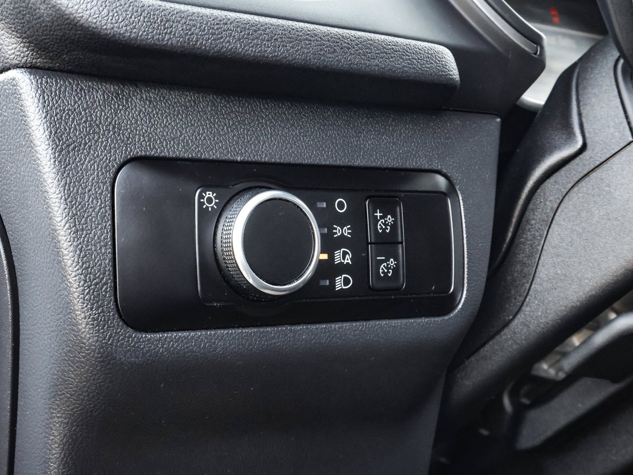 2025 Ford Escape Active AWD White Sherwood Park - photo #19