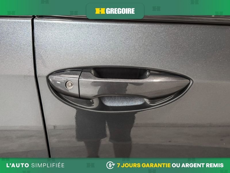 Toyota Corolla 822839 | LE * Bluetooth * Caméra * Bancs Chauffants * 2019 Gris Laval - photo #13