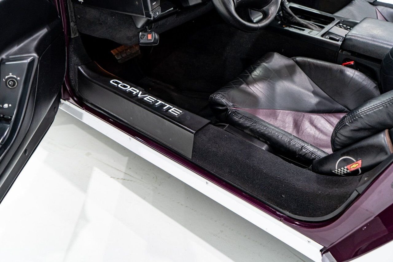1995 Chevrolet Corvette Convertible Pace Car Pink Montreal - photo #85