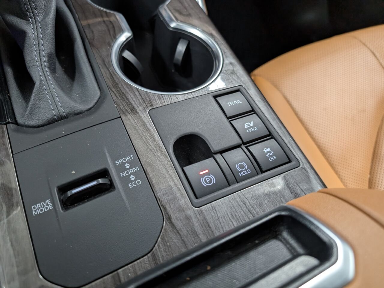 2025 Toyota Highlander Hybrid 5TDEBRCH9SS646479 Midnight Black Metallic Sherbrooke - photo #23