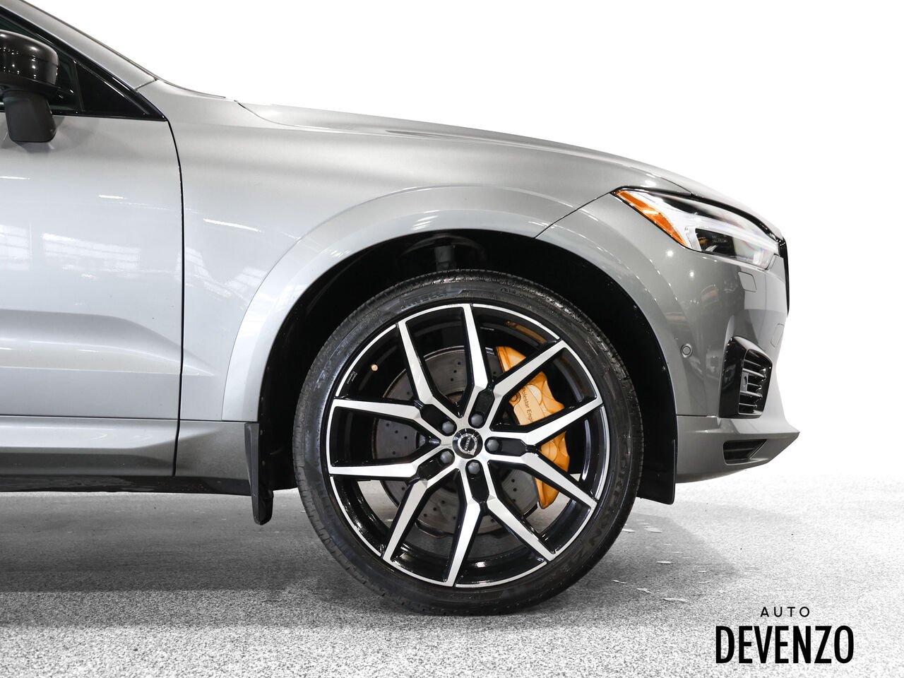 2020 Volvo XC60 Grey Saint-Eustache - photo #4