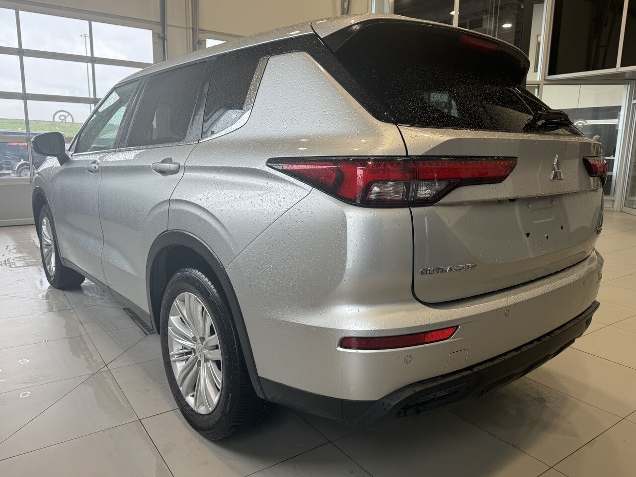 Mitsubishi Outlander 2024
