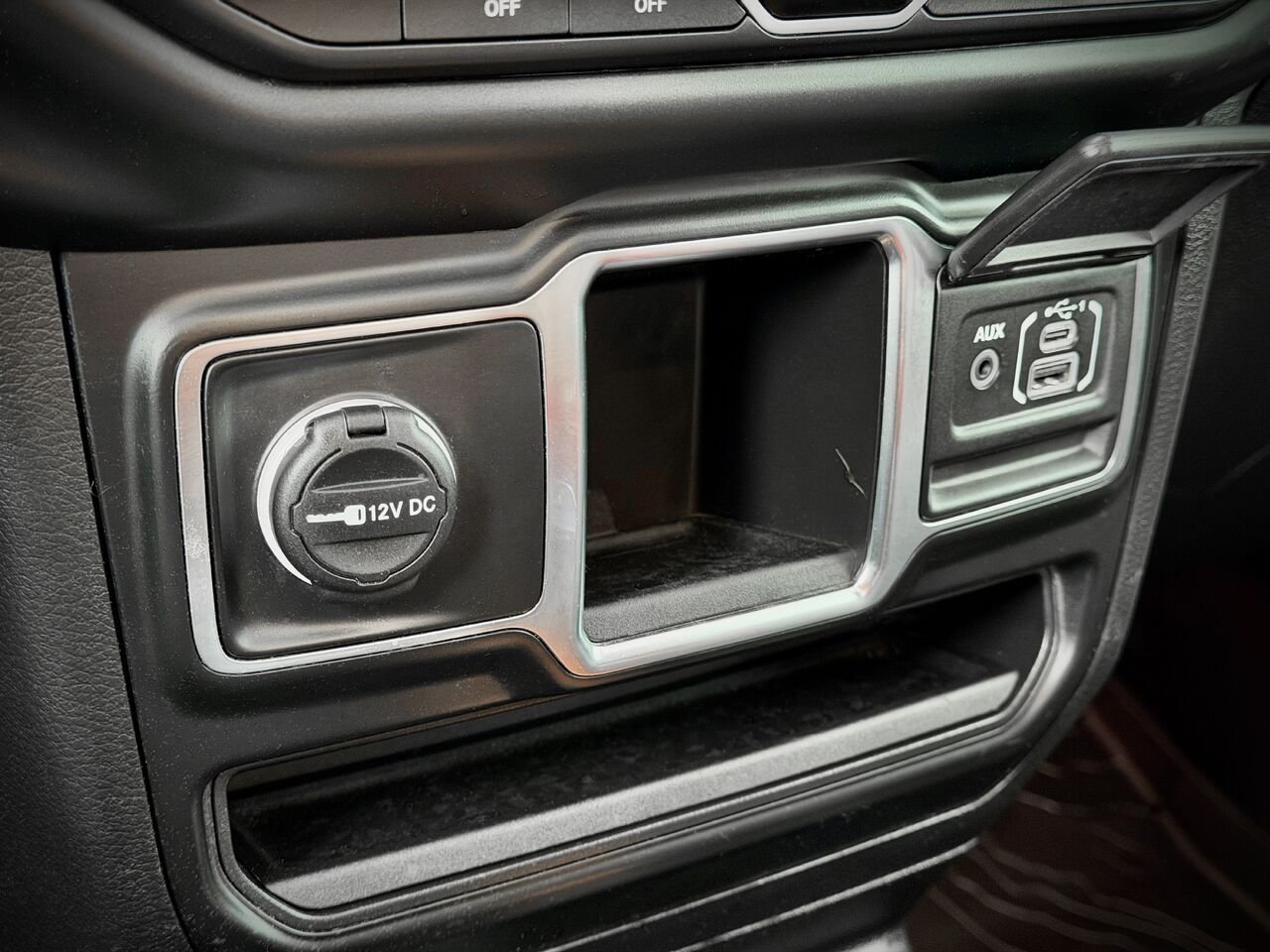 Jeep Wrangler 2022 Argent Notre-Dame-des-Prairies - photo #31
