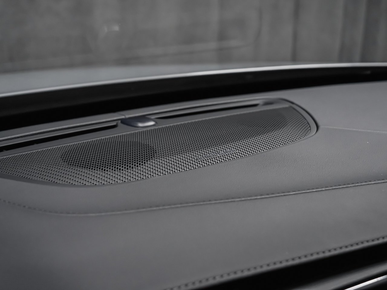 2025 Volvo XC90 Plug-In Hybrid T8 ULTRA BRIGHT Grey Montreal - photo #6