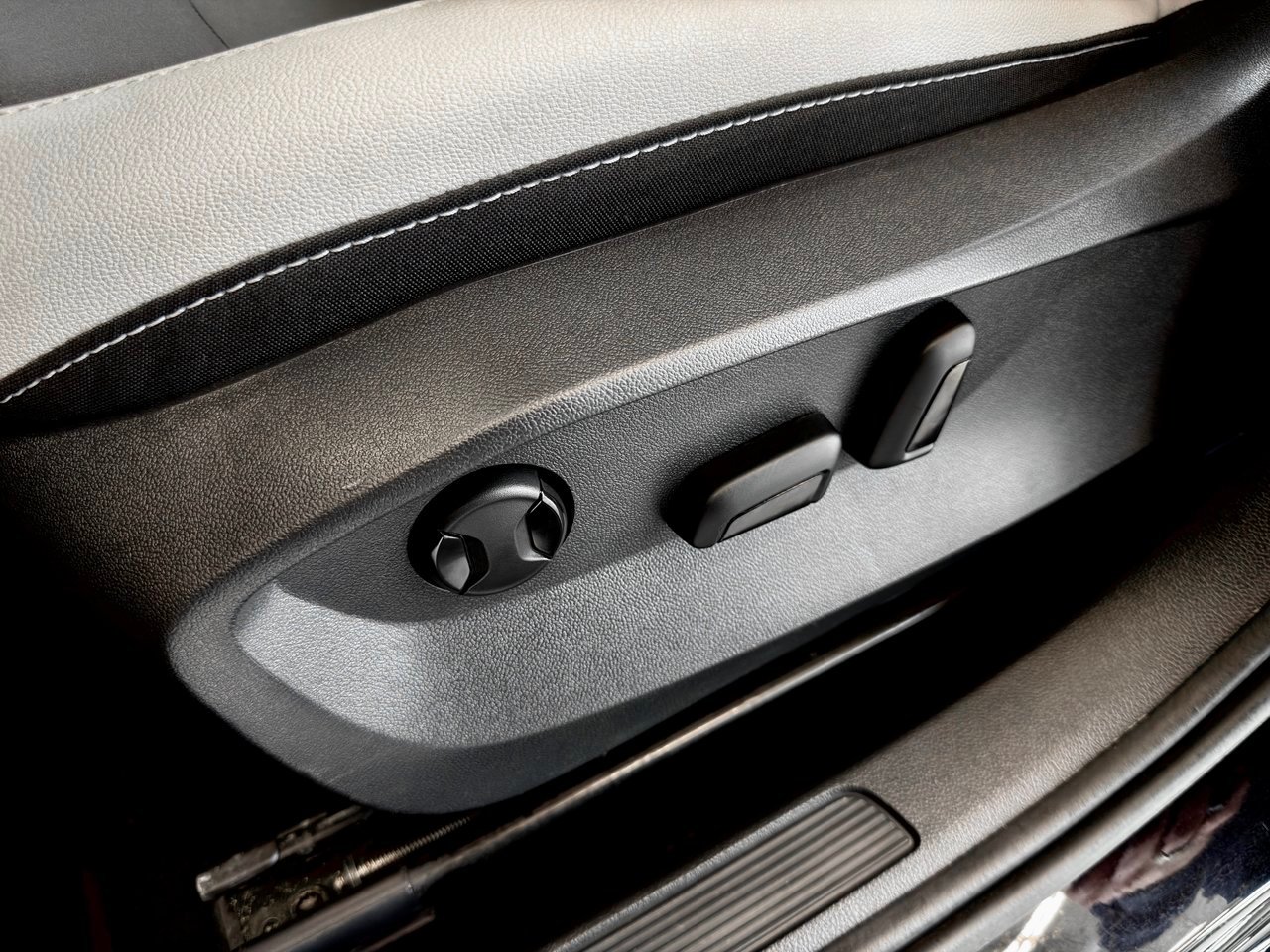 2025 Volkswagen Taos Silver Notre-Dame-des-Prairies - photo #29