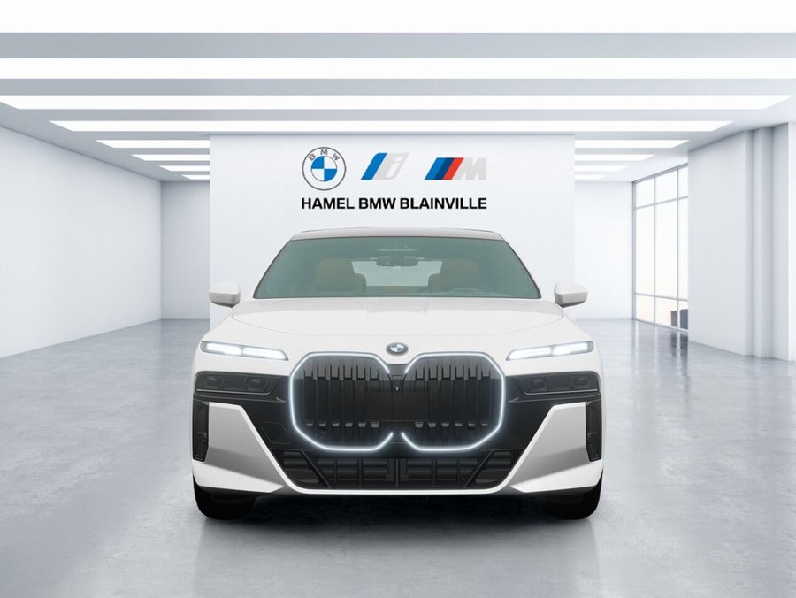 2026 BMW 7 Series 2026 Alpine White