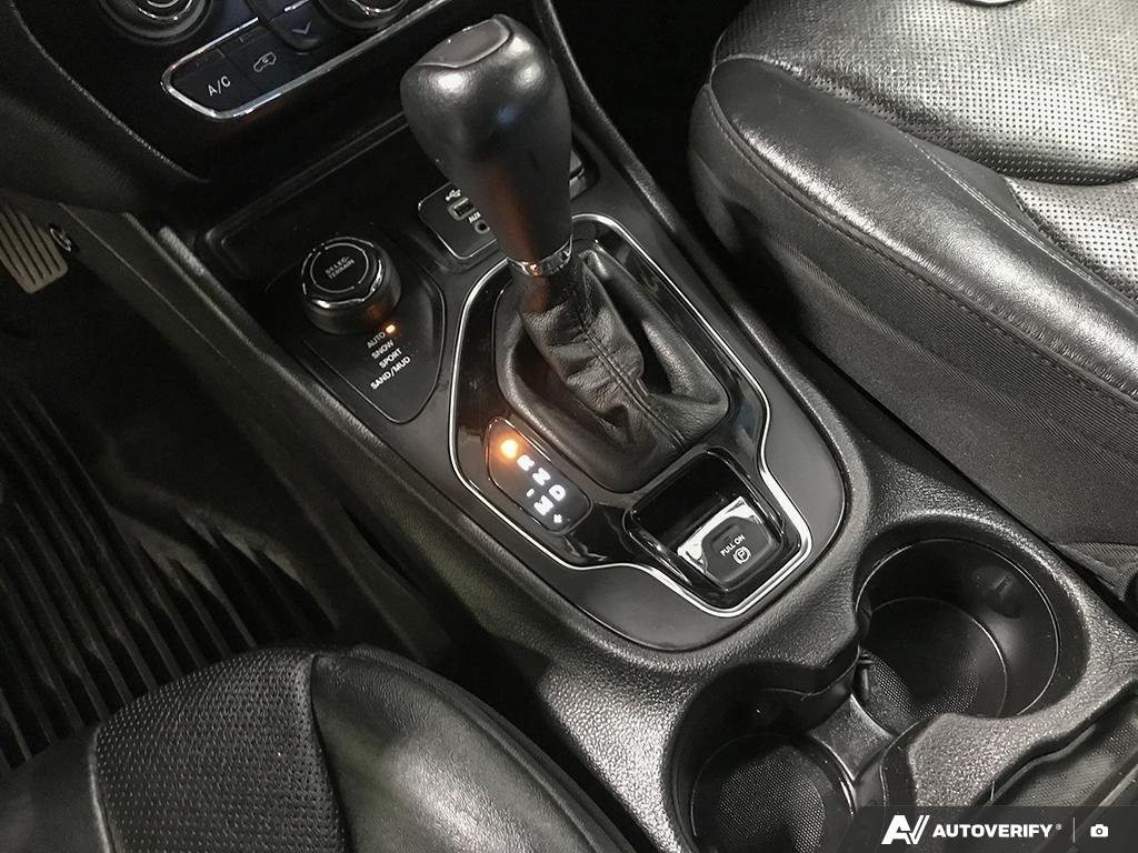 2019 Jeep Cherokee 2601086A | Limited White Edmonton - photo #17