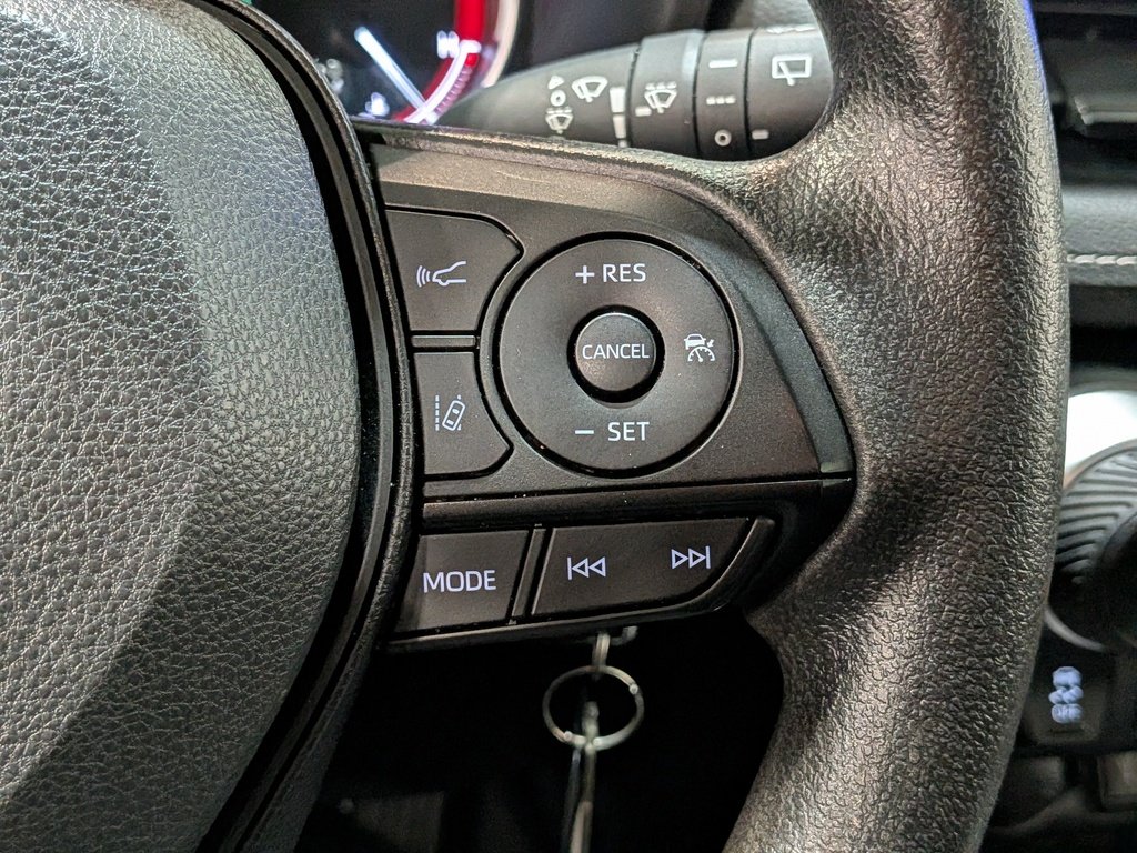 2024 Toyota RAV4 LE AWD White Val-David - photo #15