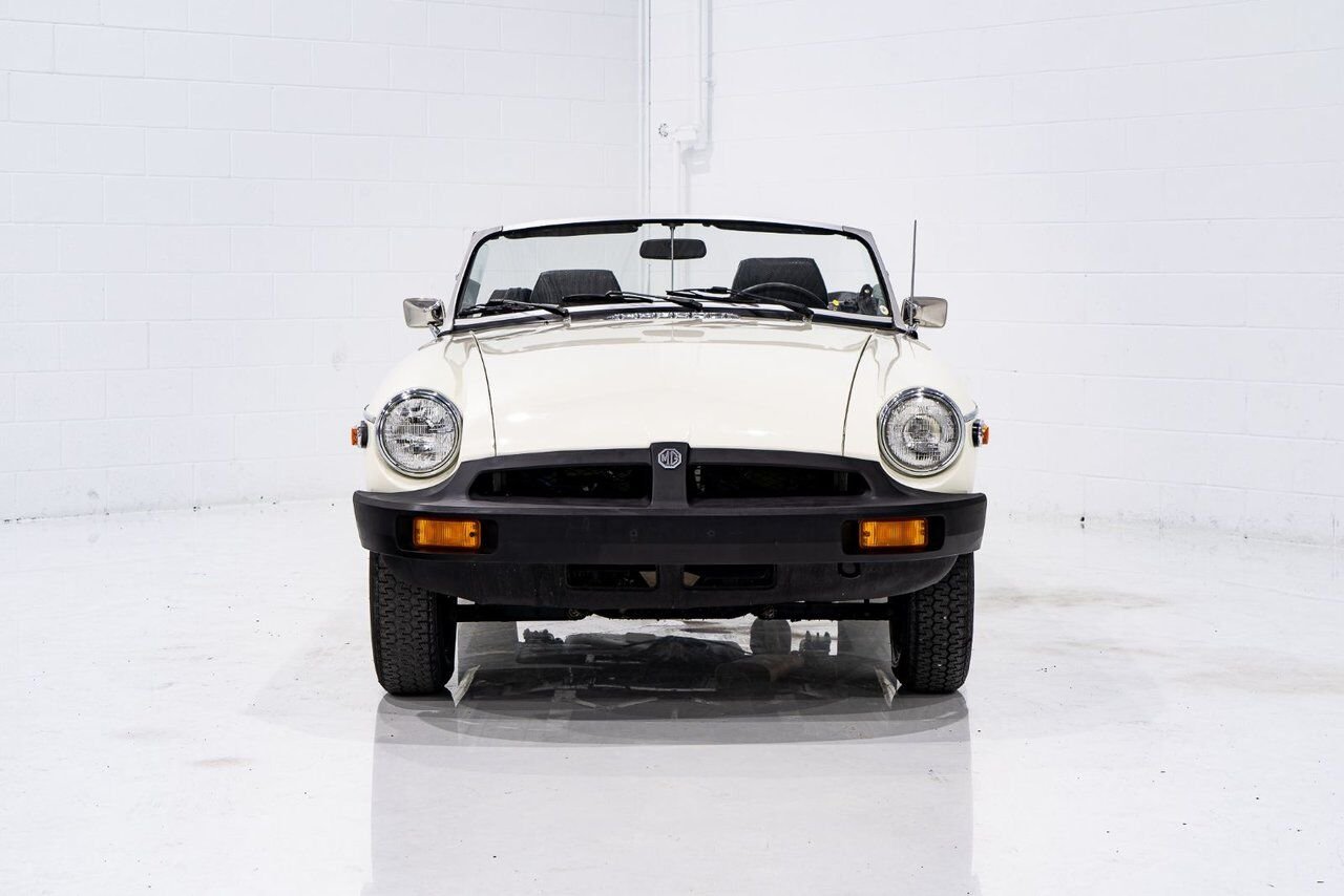 1979 MG B Beautifully presented from former complete restoration White Montreal - photo #2