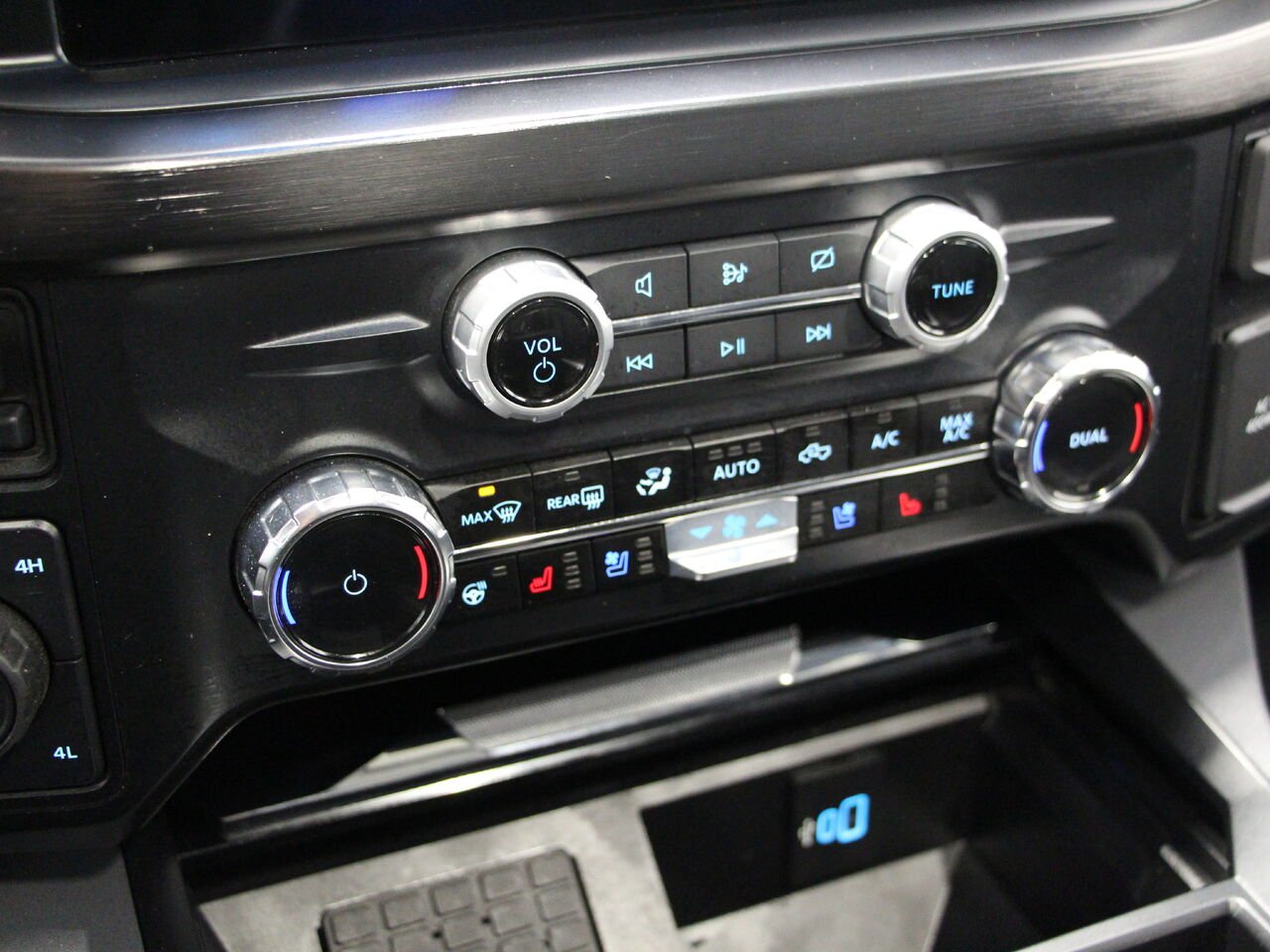 2024 Ford Super Duty F-250 SRW LARIAT F250 LARIAT CREW CAB Black Châteauguay - photo #13