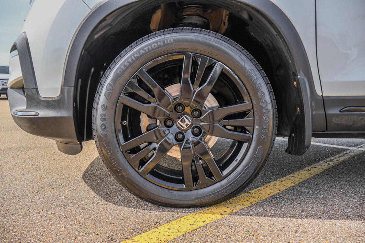 2022 Honda Pilot Black Edition AWD White Sherwood Park - photo #12