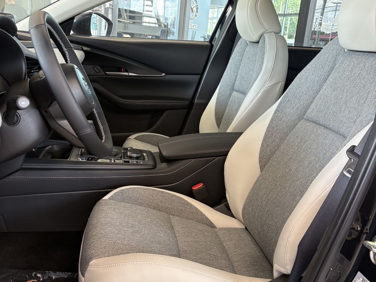2026 MAZDA CX-30 GS KURO Snowflake White Pearl Châteauguay - photo #12