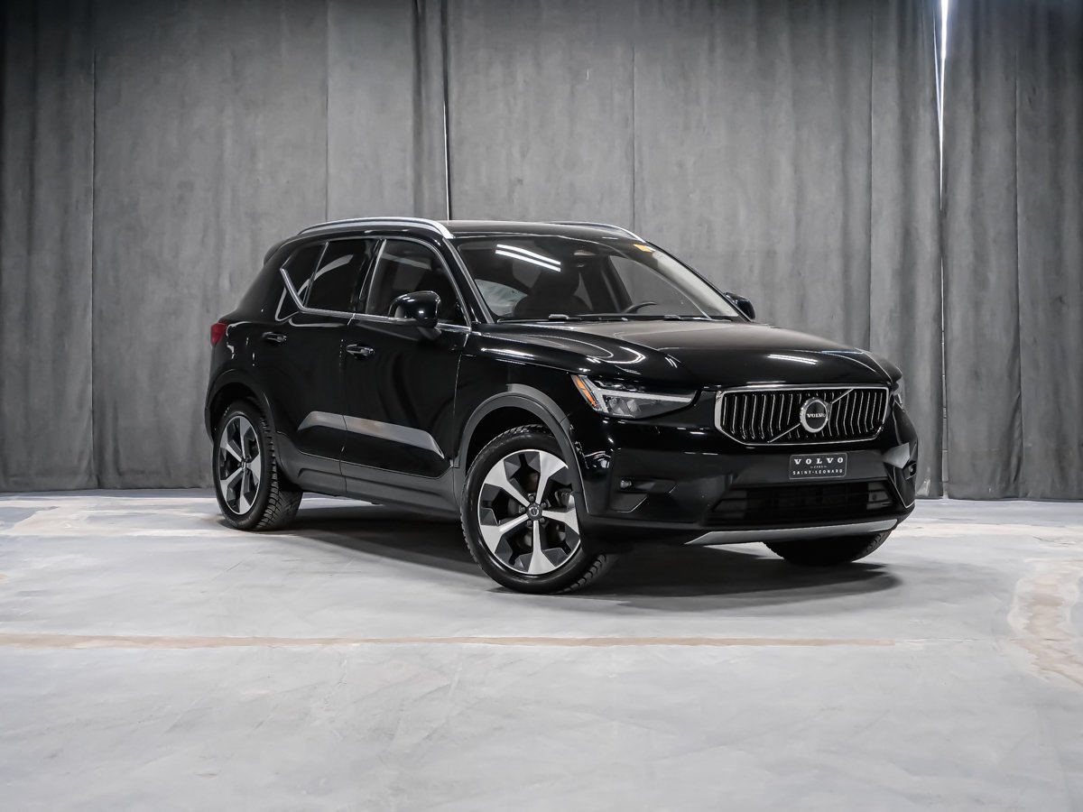 2023 Volvo XC40 B5 PLUS BRIGHT Black Montreal - photo #1