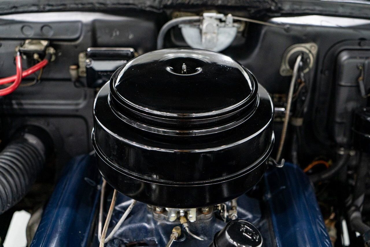 Cadillac Fleetwood Unrestored factory black paint **PRICE IN USD** 1951 Noir Montréal - photo #17
