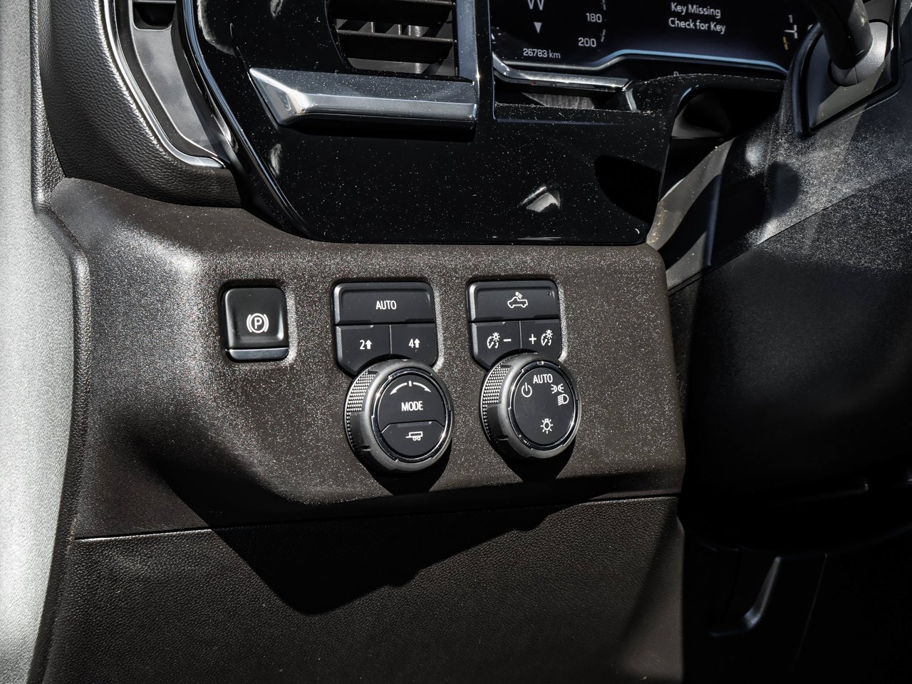 2025 Chevrolet Silverado 1500 4WD Crew Cab 147 LT White Sherwood Park - photo #19