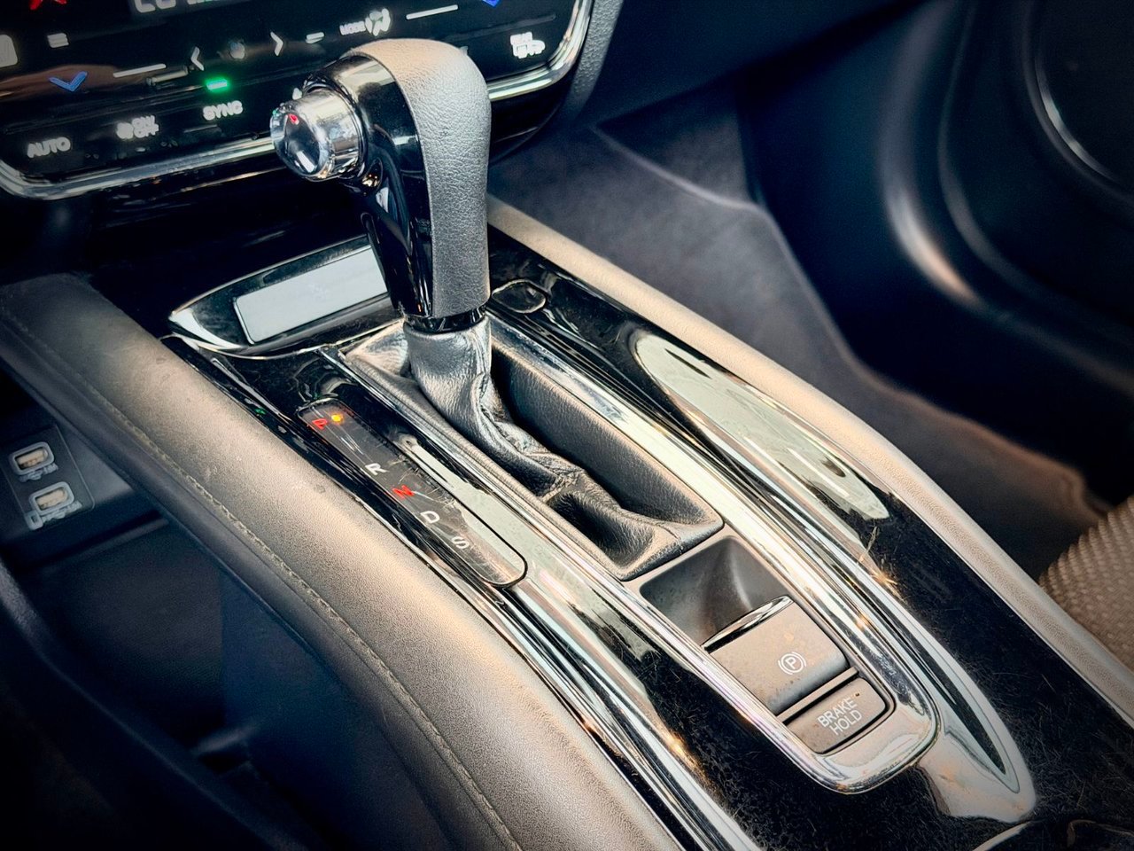 2021 Honda HR-V Black Notre-Dame-des-Prairies - photo #28