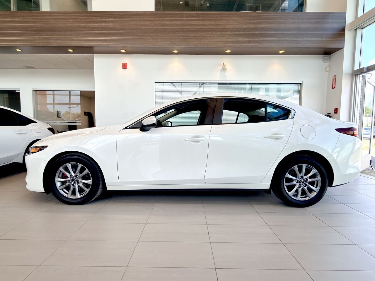 Mazda Mazda3 2020 Blanc Notre-Dame-des-Prairies - photo #7