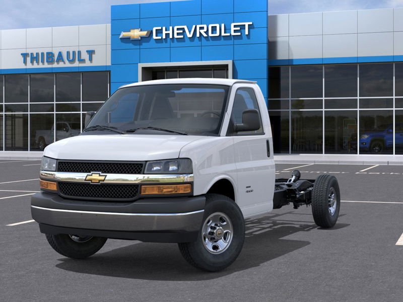 2026 CHEVROLET Express Commercial Cutaway 3500 fourgonnette 159 po SUMMIT WHITE Sherbrooke - photo #5
