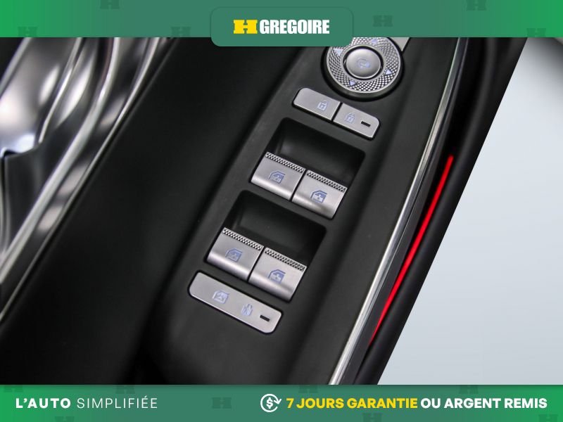 2023 Genesis GV70 White Saint-Eustache - photo #19