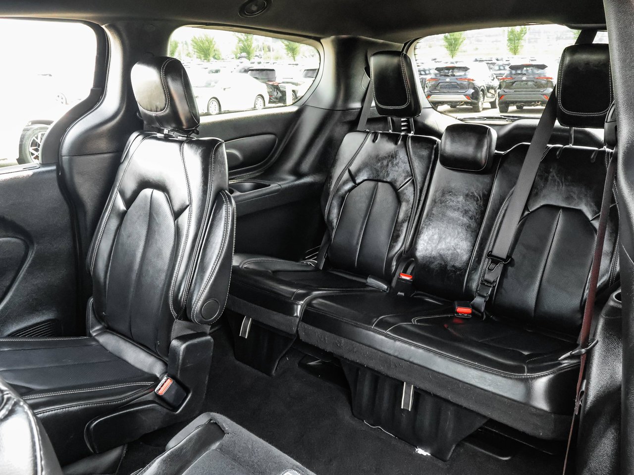2025 Chrysler Grand Caravan SXT 2WD Black Sherwood Park - photo #16