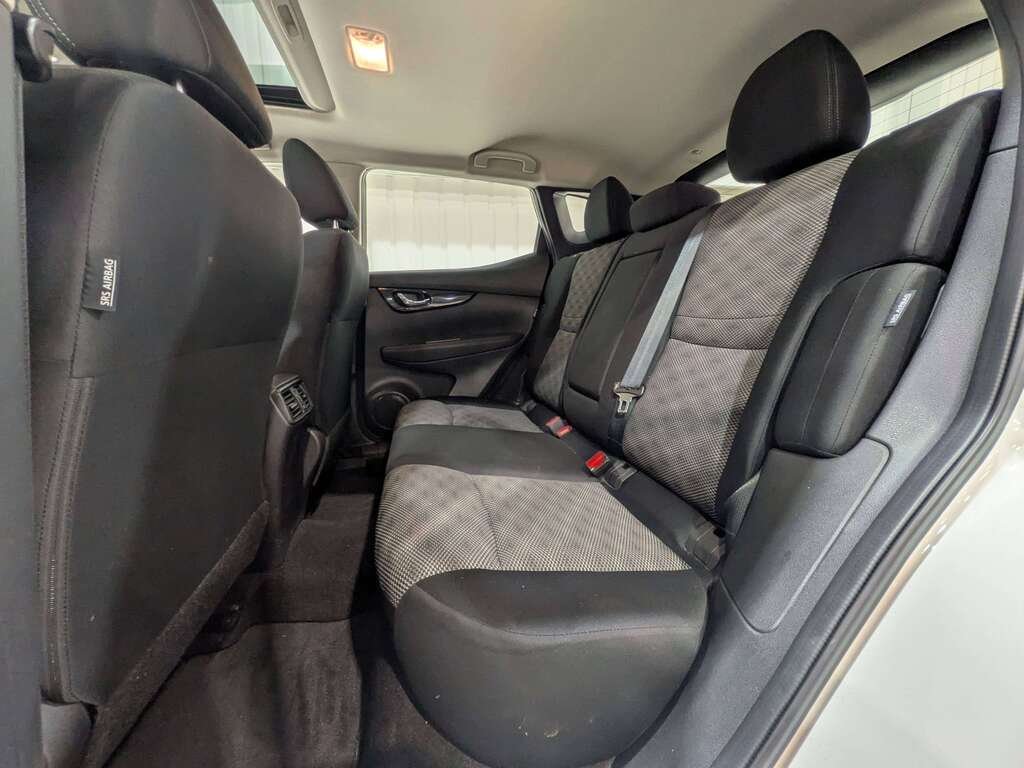 2021 Nissan Qashqai FWD SV CVT White Val-David - photo #10
